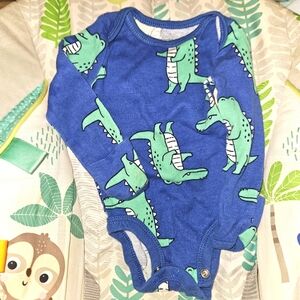 2/$6 Carter's Newborn Long Sleeve Bodysuit Alligator​